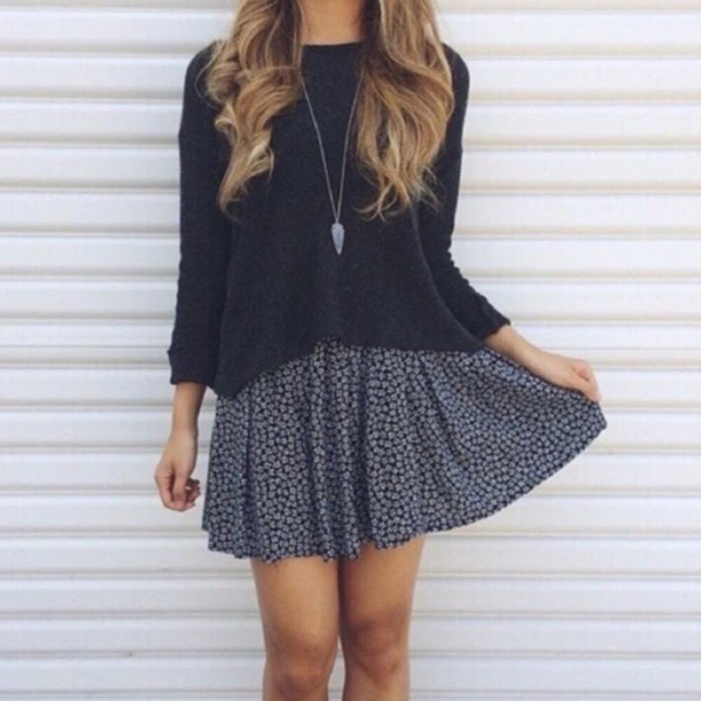 Brandy Melville Blue Floral Mini Skirt